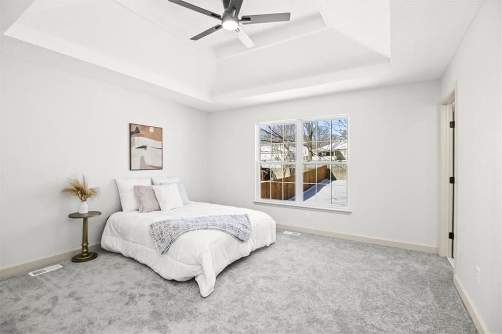 209 NE Chateau Drive — photo 13