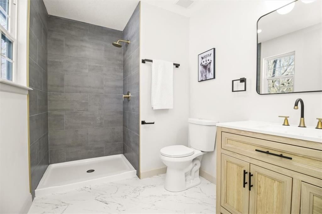 209 NE Chateau Drive — photo 16