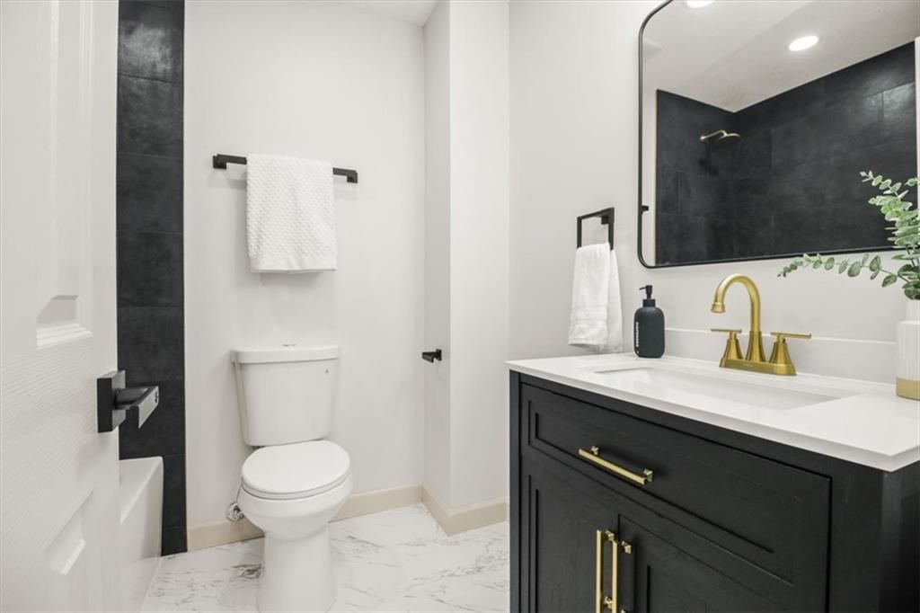 209 NE Chateau Drive — photo 18
