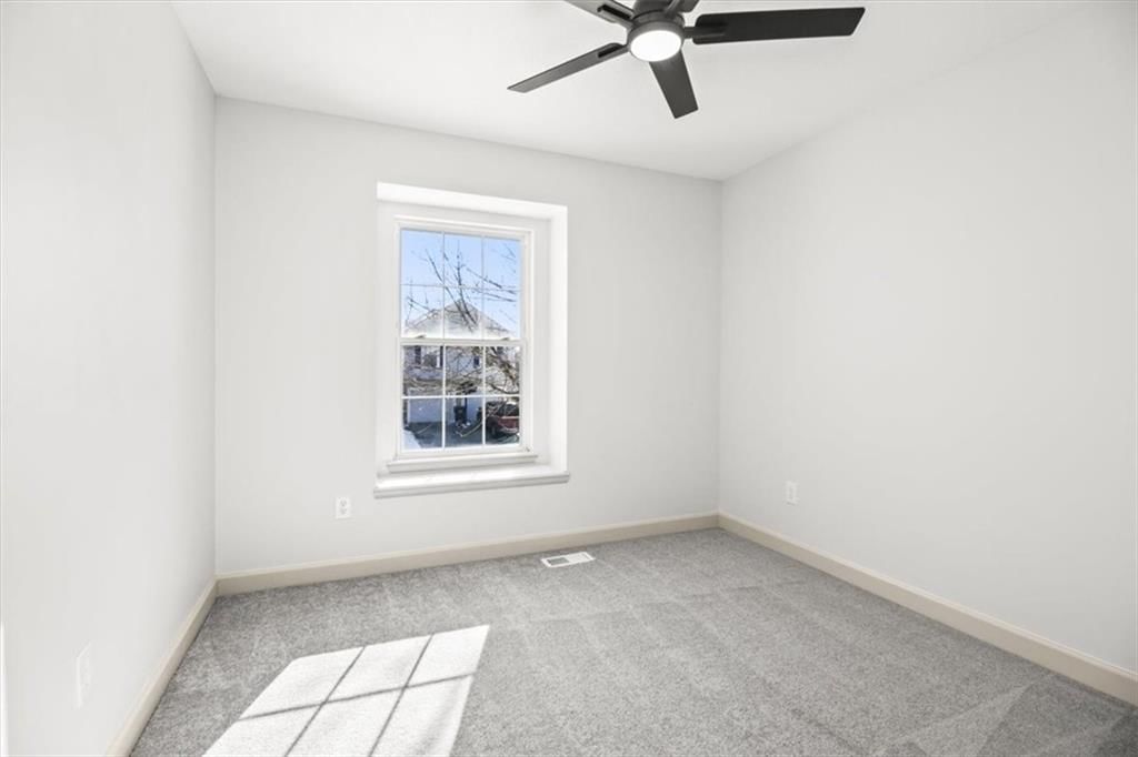 209 NE Chateau Drive — photo 19