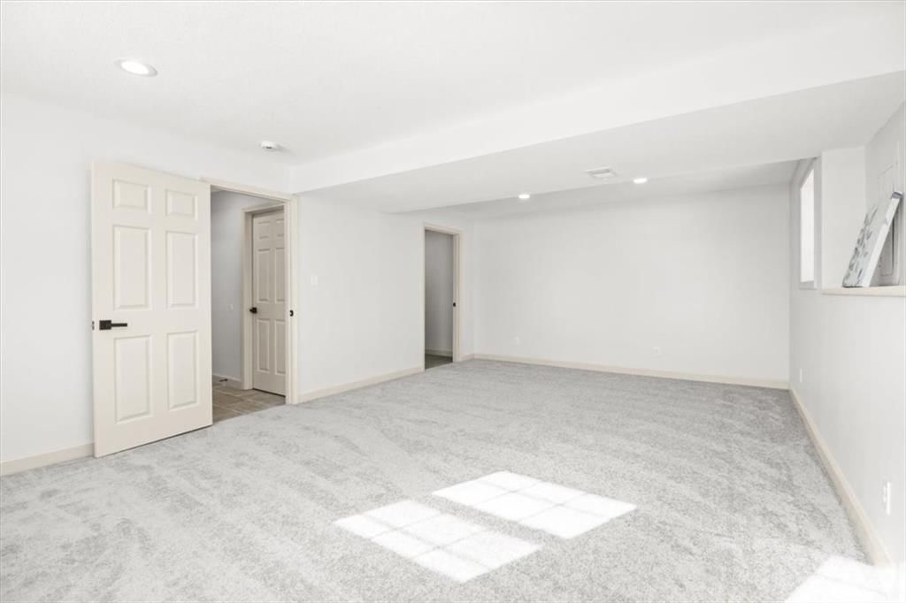 209 NE Chateau Drive — photo 22