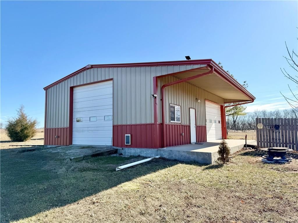 350 SE Rattle Snake Hill Road — photo 2