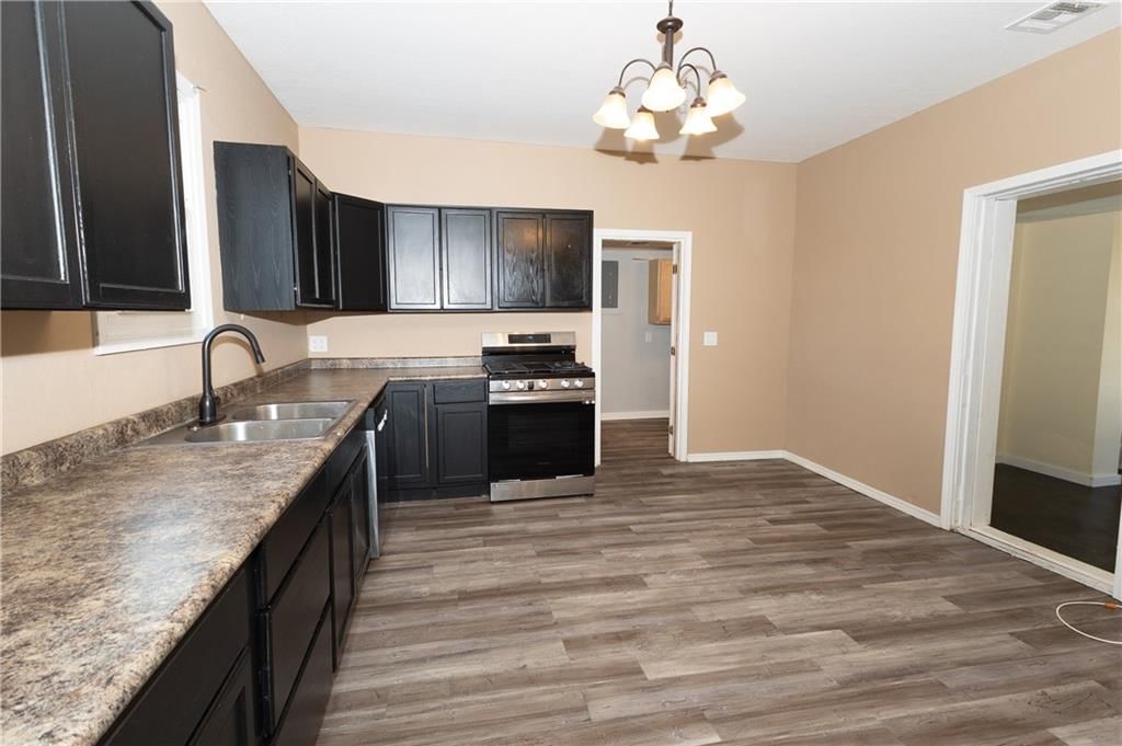300 E 3rd Street — photo 15