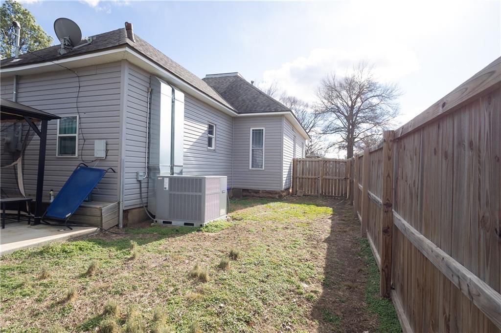 300 E 3rd Street — photo 23