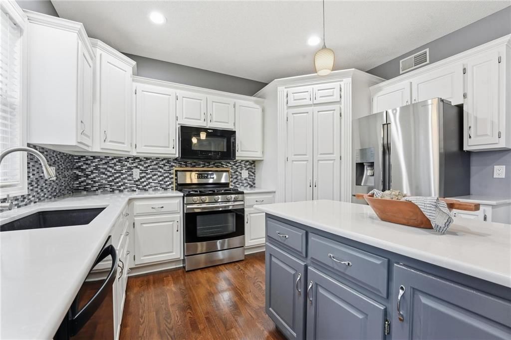 12120 S Clinton Street — photo 15