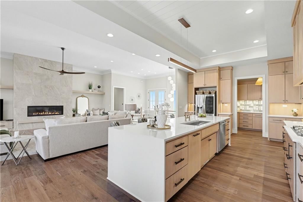 7736 N Donnelly Avenue — photo 15