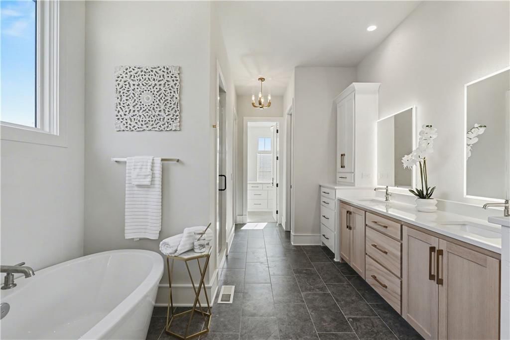 7736 N Donnelly Avenue — photo 28