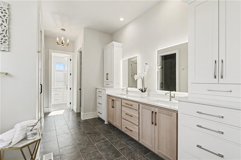 7736 N Donnelly Avenue — photo 29