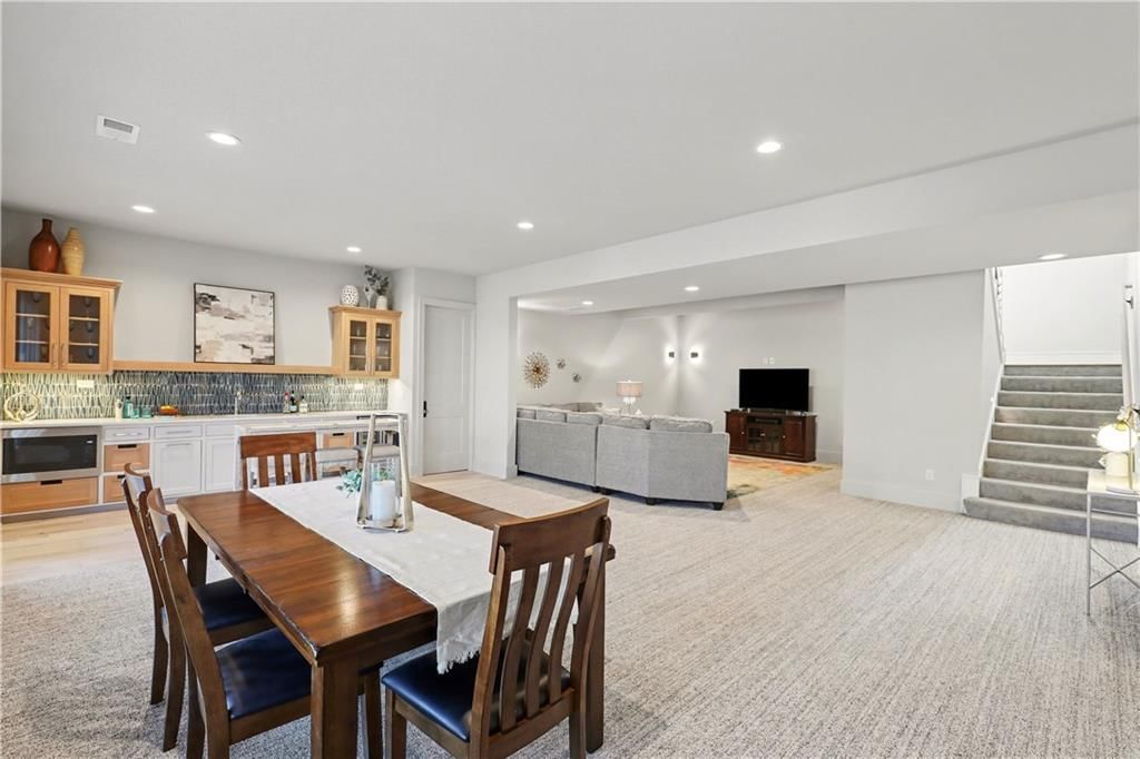 7736 N Donnelly Avenue — photo 40