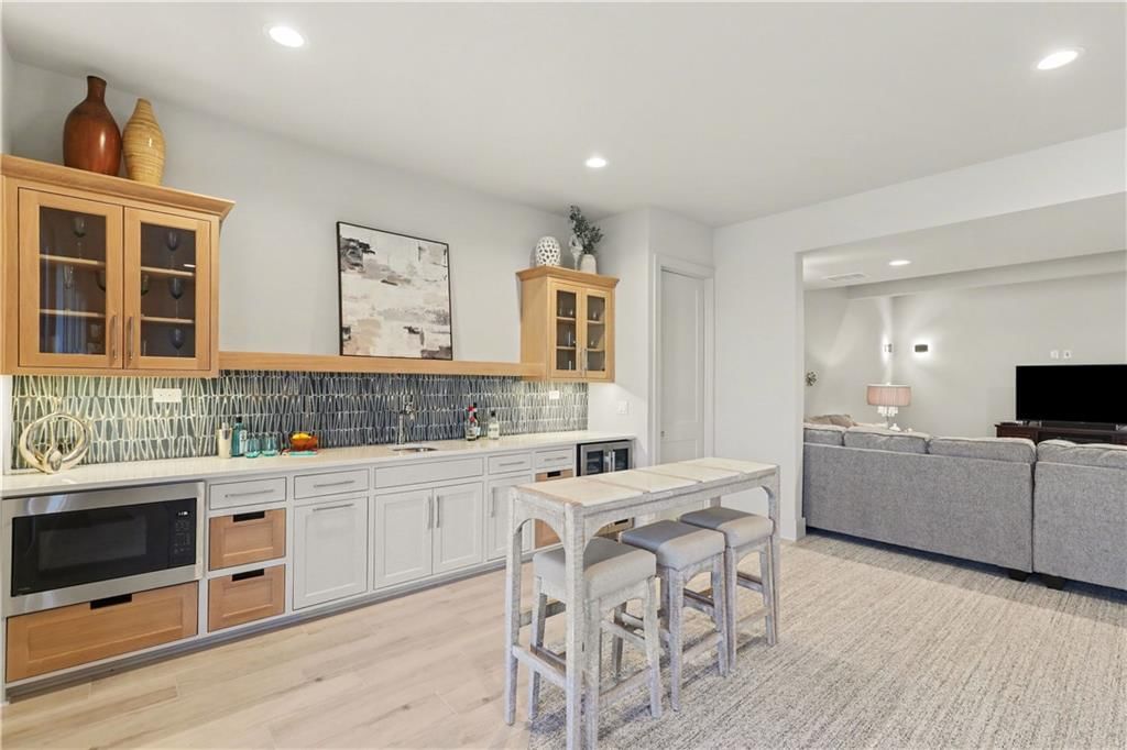 7736 N Donnelly Avenue — photo 42