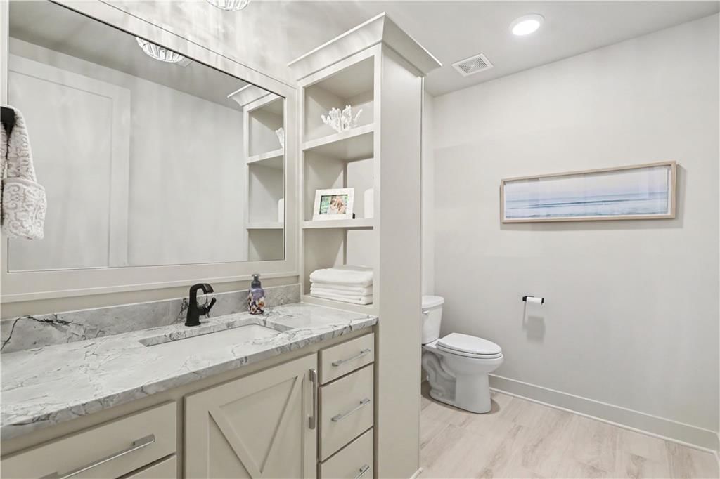 7736 N Donnelly Avenue — photo 44