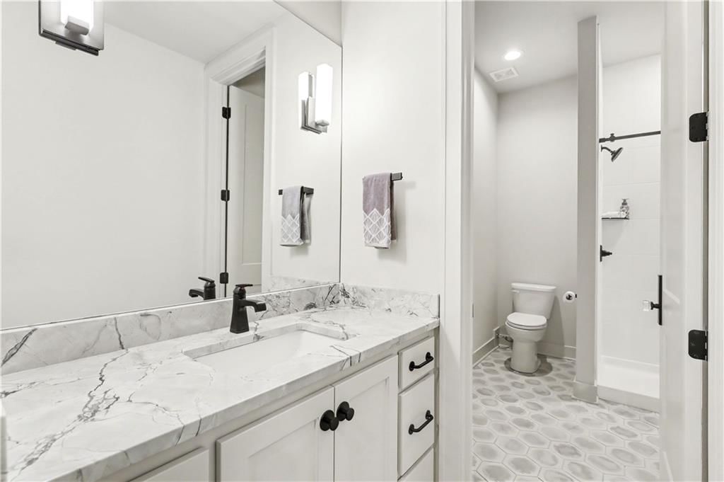 7736 N Donnelly Avenue — photo 47