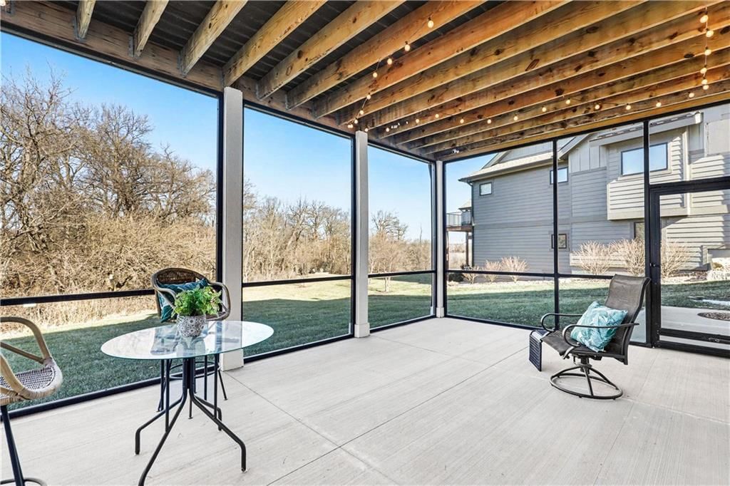 7736 N Donnelly Avenue — photo 49