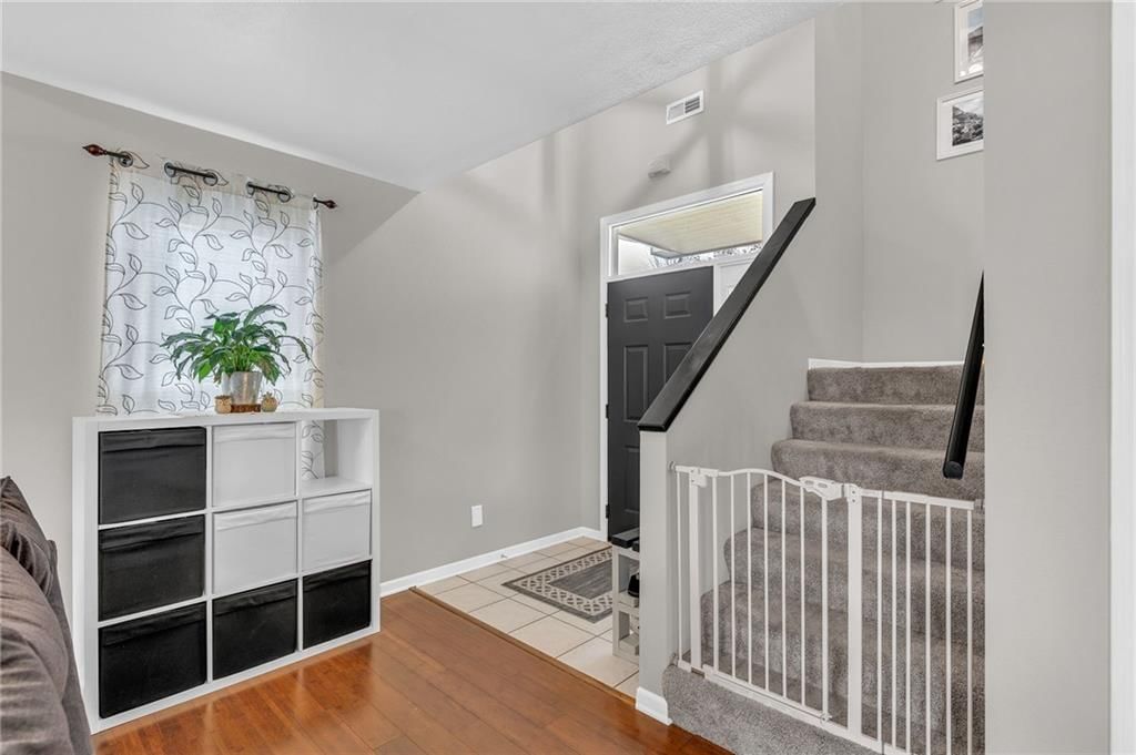 511 Lancaster Court — photo 8