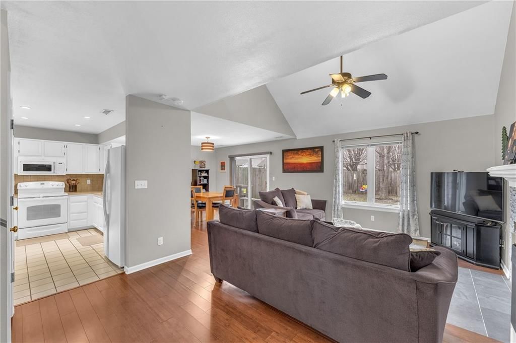 511 Lancaster Court — photo 10