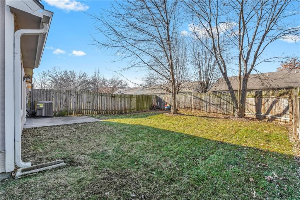 511 Lancaster Court — photo 40