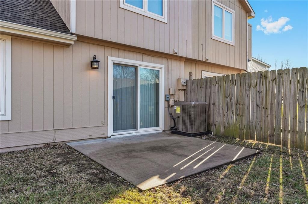 511 Lancaster Court — photo 43