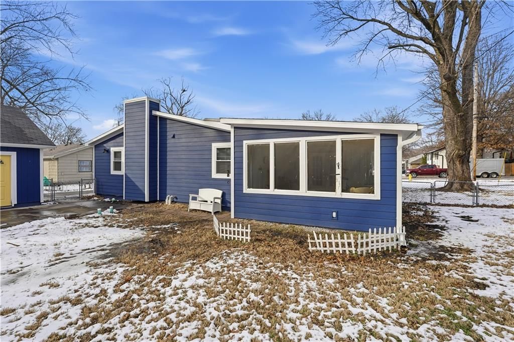 511 E Sheridan Street — photo 33