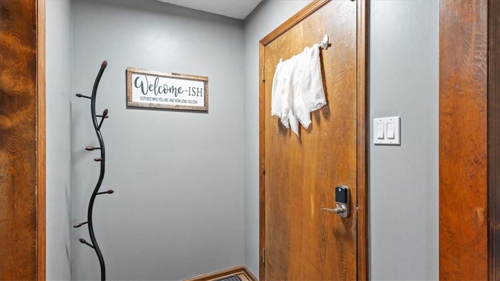 1015 Mount Calvary Road — photo 2