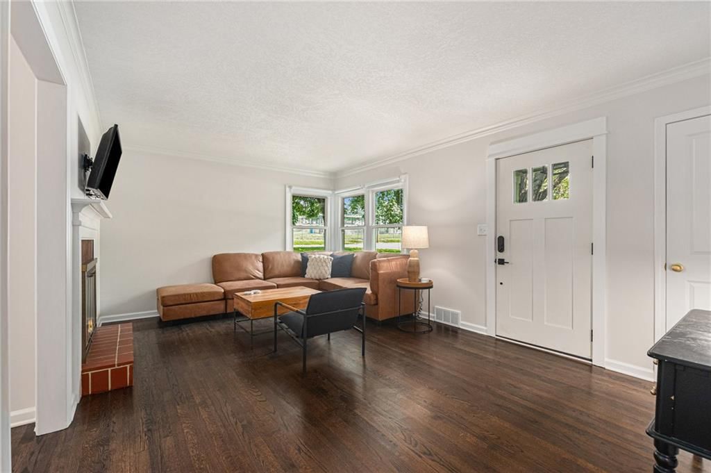 4302 W 77th Terrace — photo 5