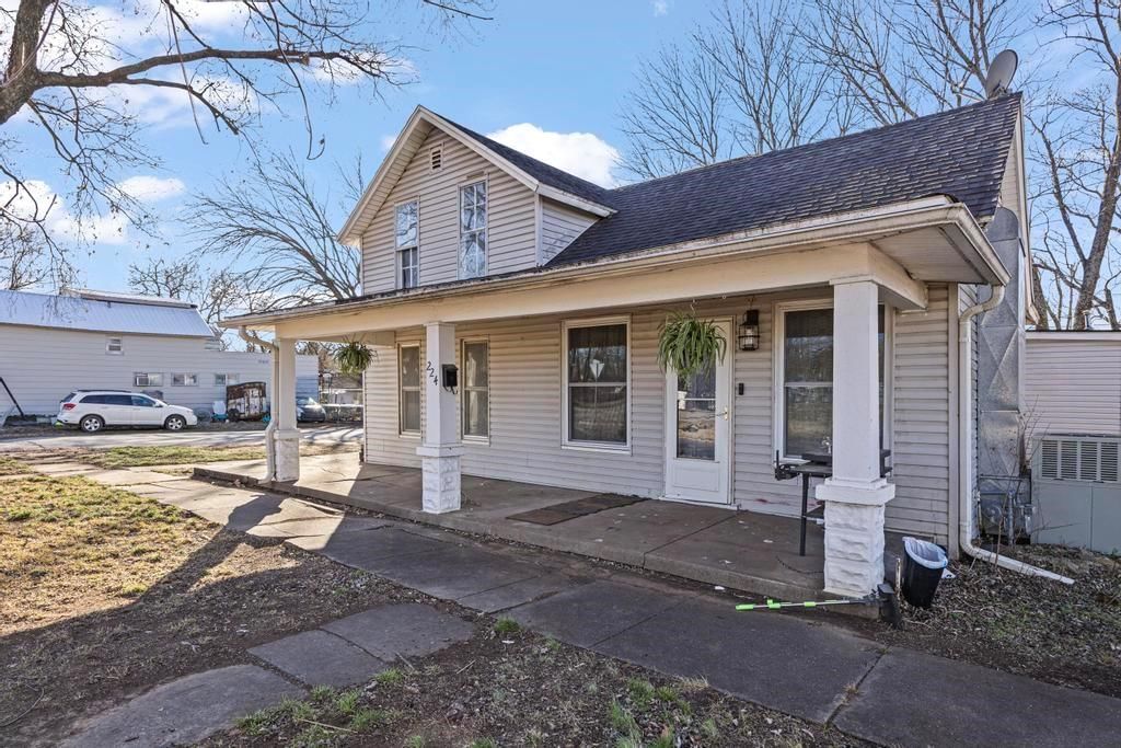 224 S Lowman Street — photo 2