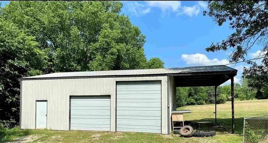 20940 Mclouth Road — photo 28