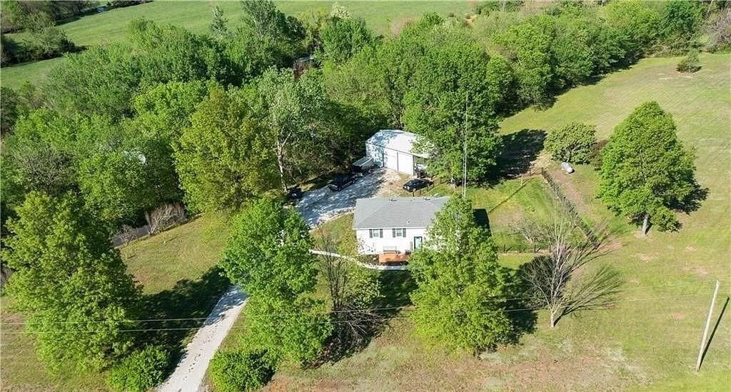 20940 Mclouth Road — photo 36