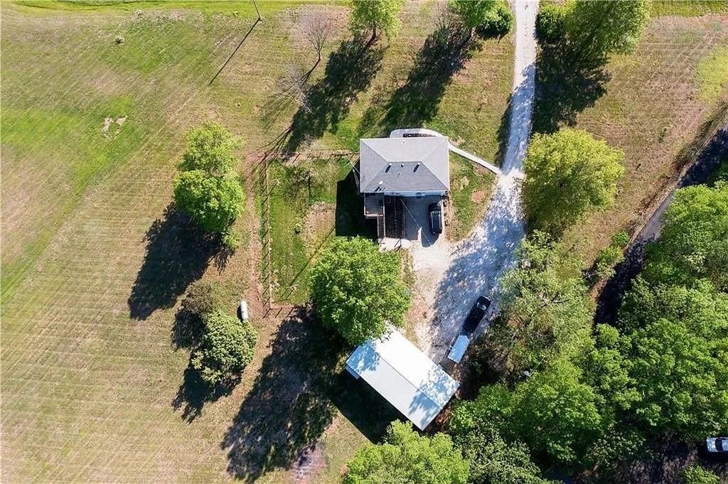 20940 Mclouth Road — photo 37