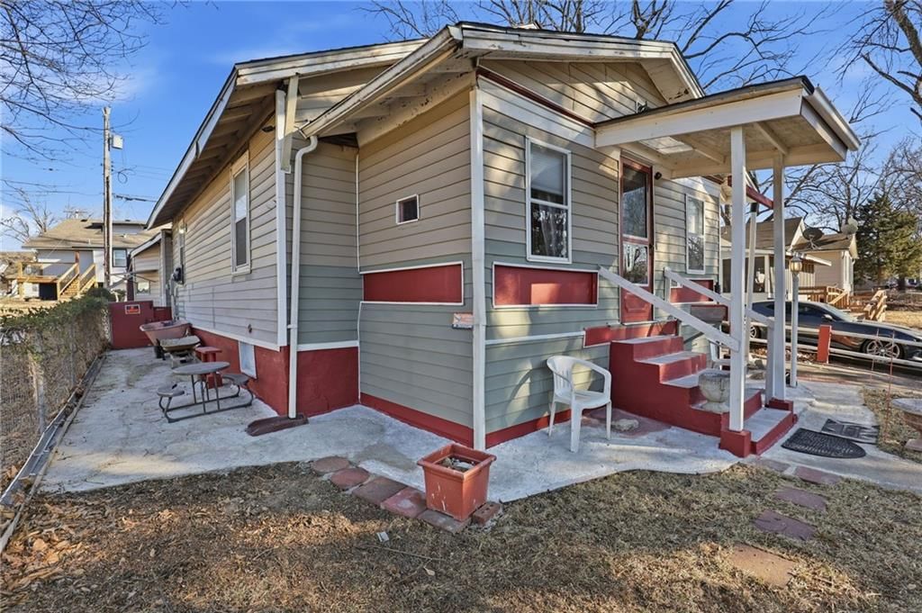 803 S CEDAR Avenue — photo 2