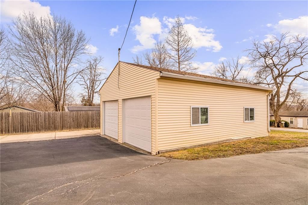 8215 NE Schell Road — photo 39