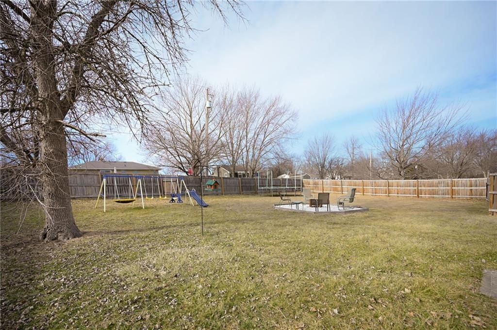 10636 N Oak Trafficway — photo 5