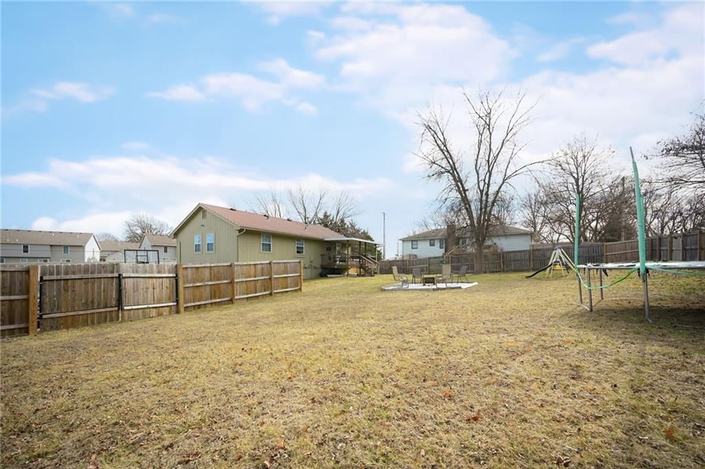 10636 N Oak Trafficway — photo 6