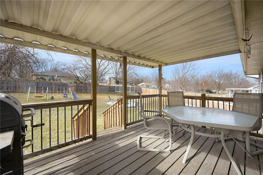 10636 N Oak Trafficway — photo 7