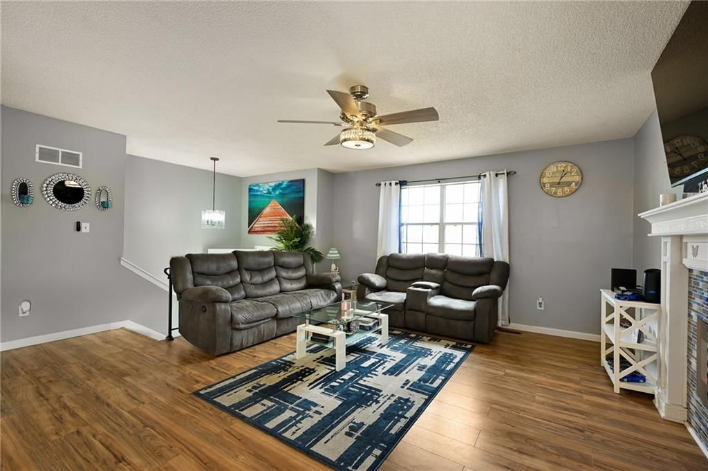 10636 N Oak Trafficway — photo 10