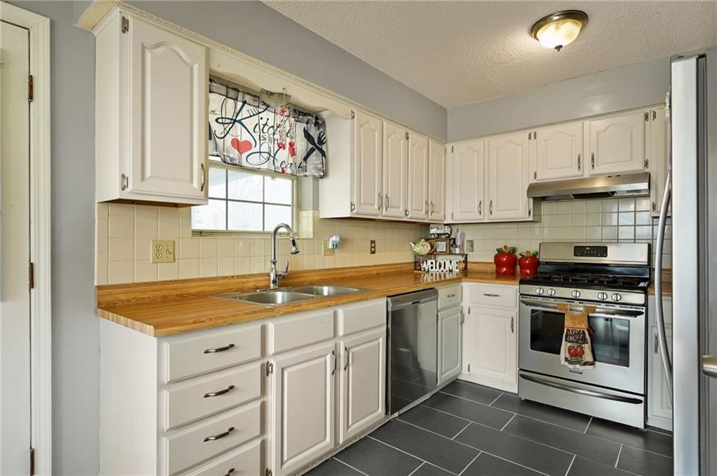 10636 N Oak Trafficway — photo 11