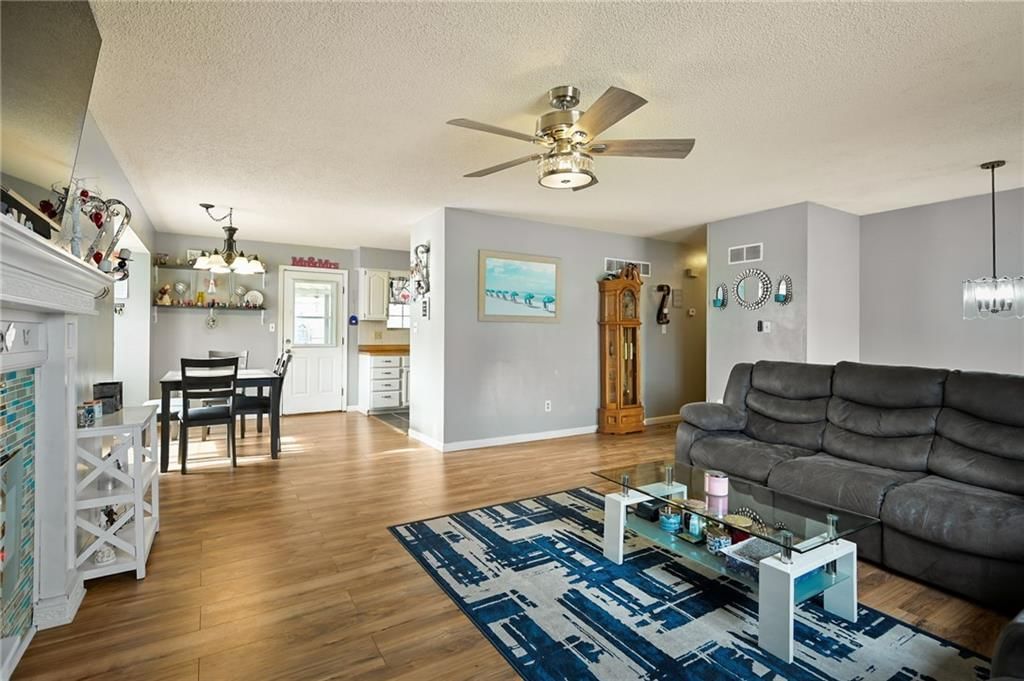 10636 N Oak Trafficway — photo 12