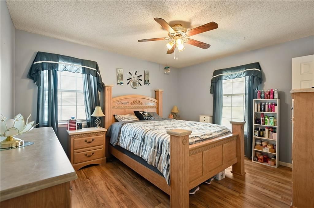 10636 N Oak Trafficway — photo 13