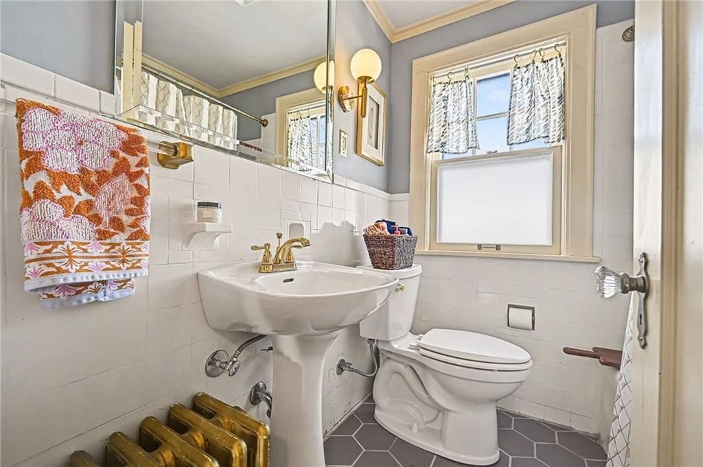 624 W 70th Terrace — photo 32