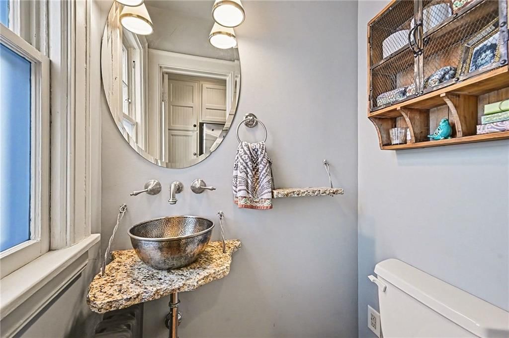 624 W 70th Terrace — photo 34
