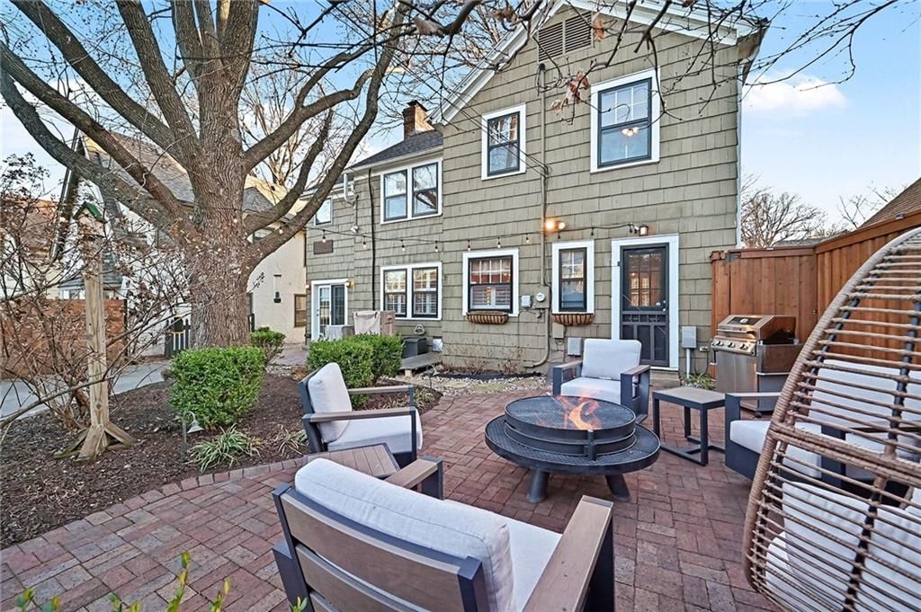 624 W 70th Terrace — photo 42