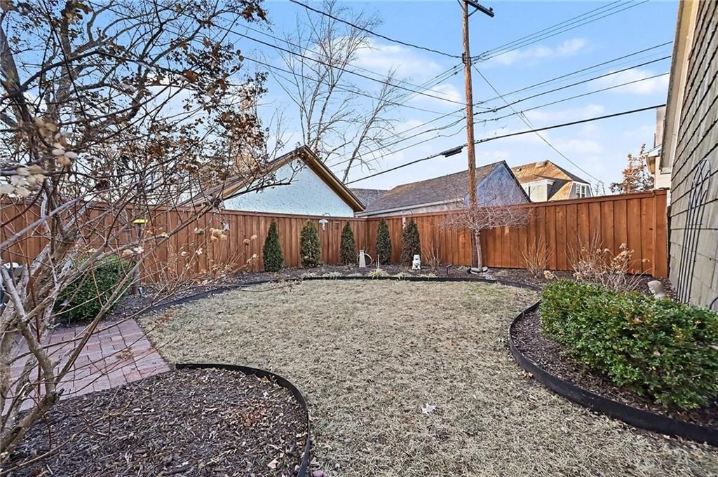 624 W 70th Terrace — photo 44