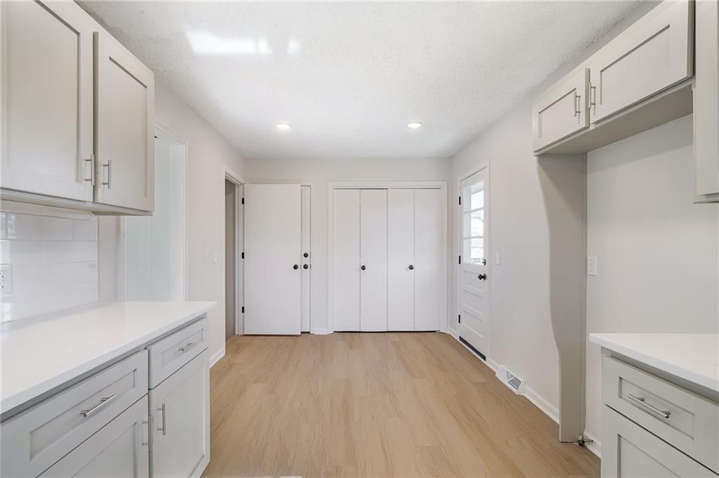 1001 E Piatt Lane — photo 17