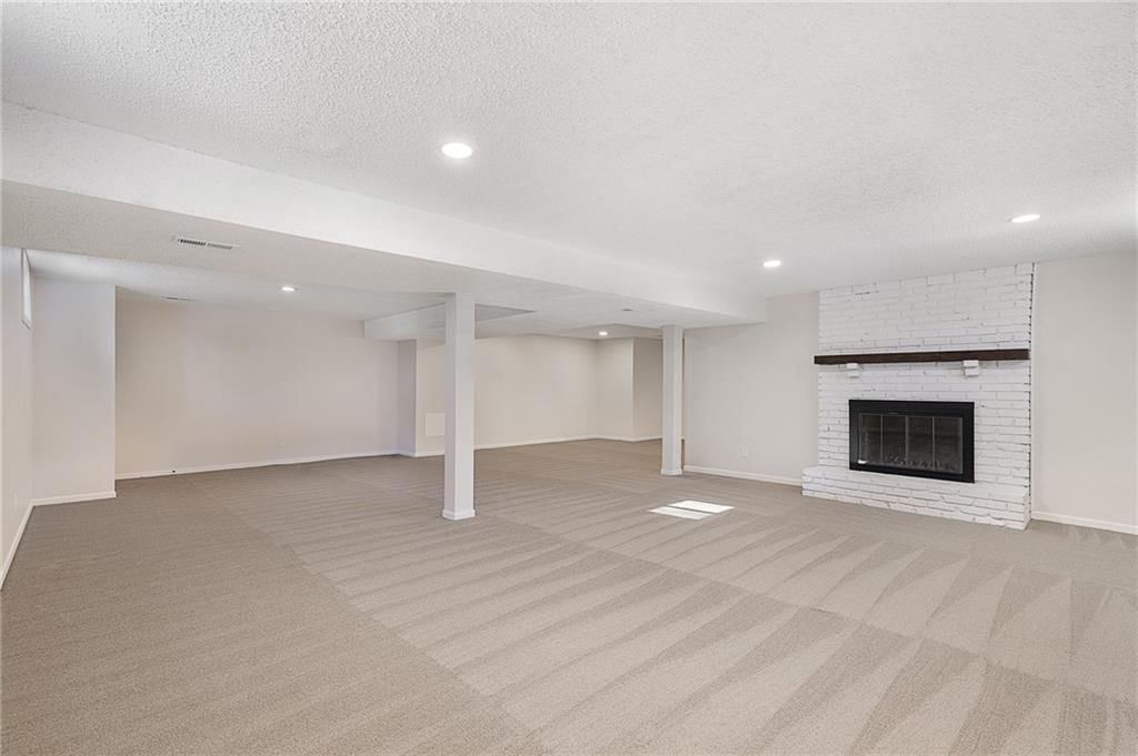 1001 E Piatt Lane — photo 32