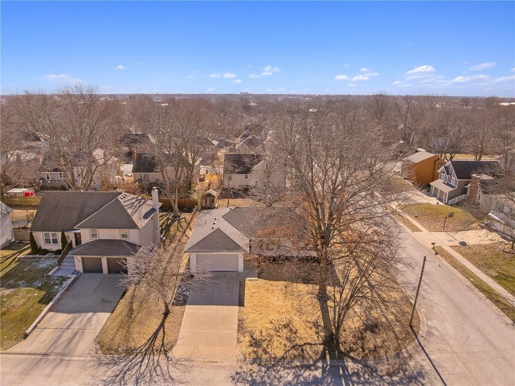 1001 E Piatt Lane — photo 43