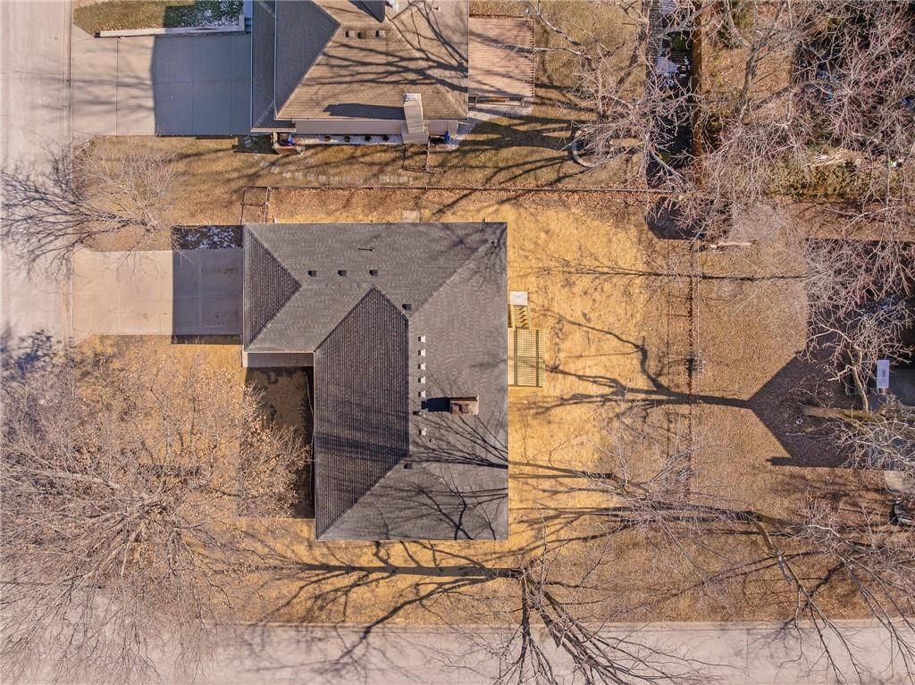 1001 E Piatt Lane — photo 45