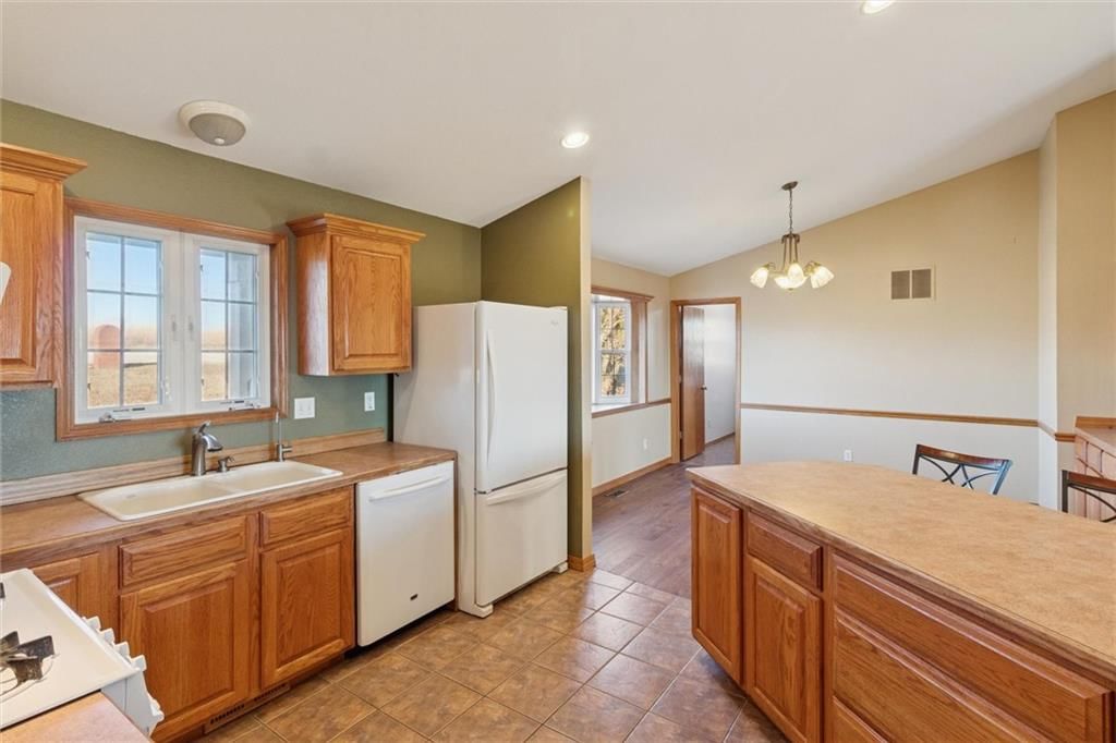 220 Overlook Drive — photo 9