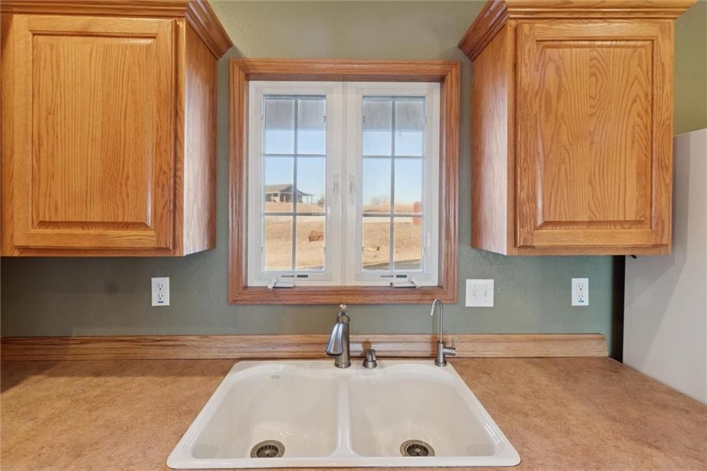 220 Overlook Drive — photo 10