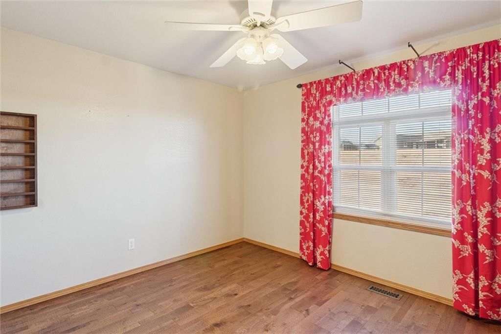 220 Overlook Drive — photo 13