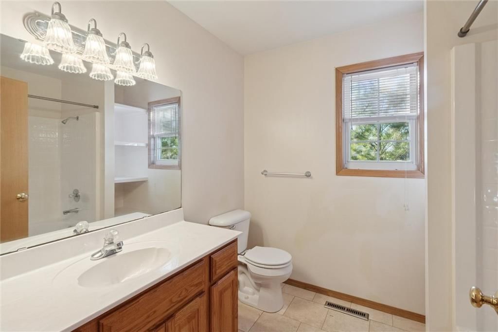 220 Overlook Drive — photo 15