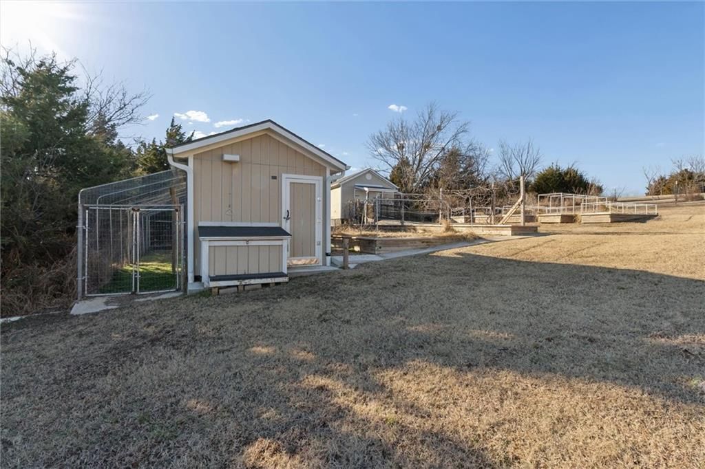 220 Overlook Drive — photo 35